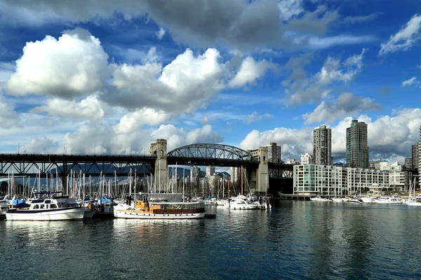 Burrard bridge i vancouver — Stockfoto