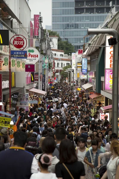 Takeshita dori street en Harajuku, Japón — Foto de Stock