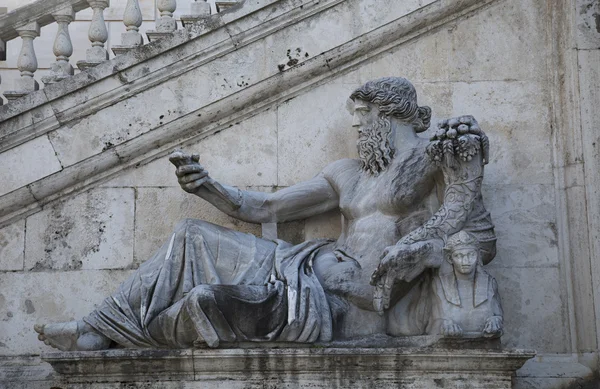Ficar em Roma de Tibério, deus do rio . — Fotografia de Stock