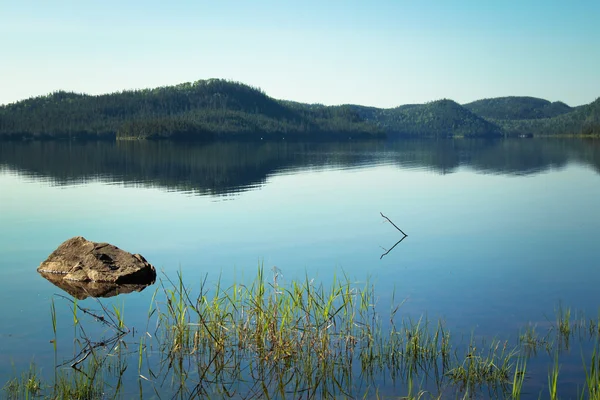 Lac calme au Canada — Photo