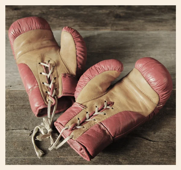 Vintage boxing gloves — Stock Photo, Image