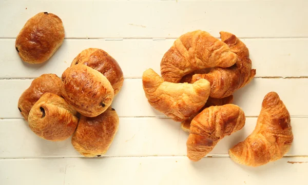 Croissant and pain au chocolat — Stock Photo, Image