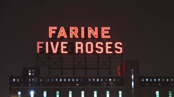 Farine cinque rosa simbolo di montreal — Foto Stock
