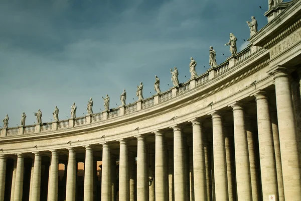 Column at St-peter's square — Stock Photo, Image