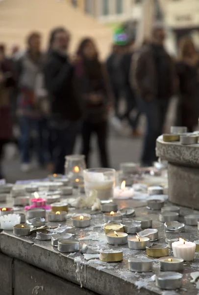 Gedanken an eine Wand über Paris bombimg — Stockfoto