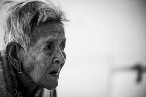 Velhota Está Solitária Demência Doença Alzheimers — Fotografia de Stock