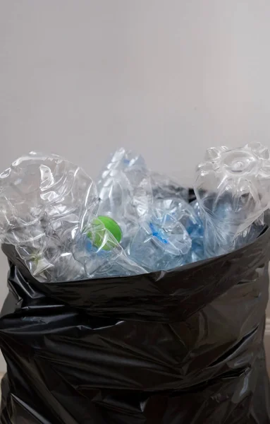 Πλαστικές Φιάλες Που Περιμένουν Ληφθούν Για Ανακύκλωση — Φωτογραφία Αρχείου