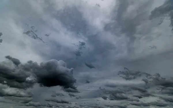 Μαύρα Σύννεφα Καταιγίδας Φόντο Μαύρα Σύννεφα Πριν Από Μια Καταιγίδα — Φωτογραφία Αρχείου