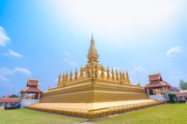 Vientiane, Laos 'taki Pha That Luang Tapınağı' nın en güzel bakış açısı mimarisi.