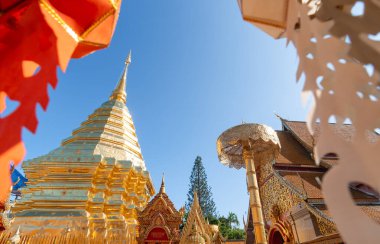Turistik ilgi odağı, Tayland 'ın Chiang Mai şehrindeki Budist tapınağı Doi Suthep' in en güzel bakış açısı. 