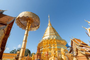 Turistik ilgi odağı, Tayland 'ın Chiang Mai şehrindeki Budist tapınağı Doi Suthep' in en güzel bakış açısı.