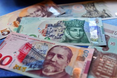 Gürcistan para birimi faturaları.