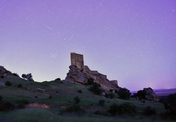 Den Milkiga Sätt Och Ett Slott Spanien — Stockfoto