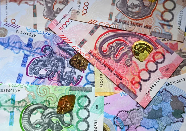 Kazakistan 'ın güncel banknotları.