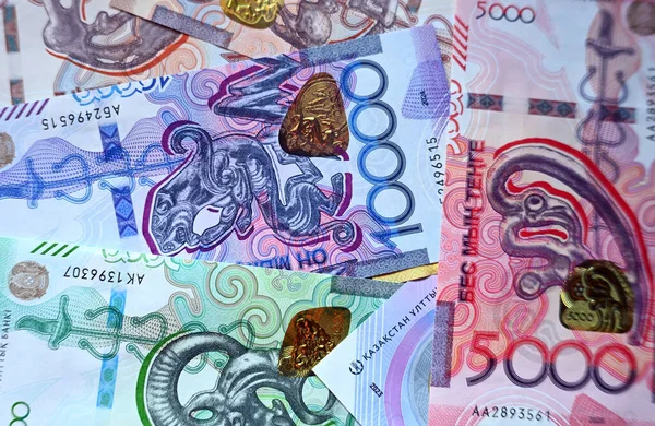 Kazakistan 'ın güncel banknotları.
