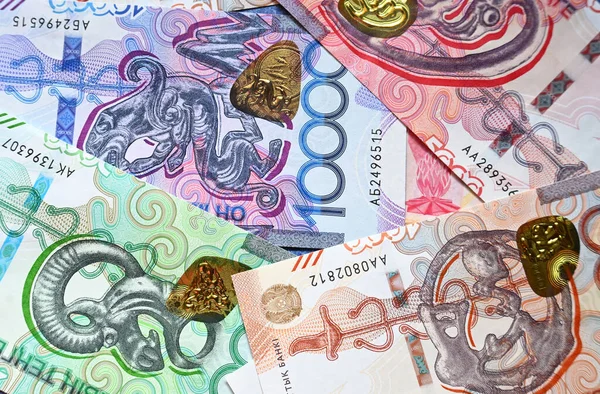 Kazakistan 'ın güncel banknotları.
