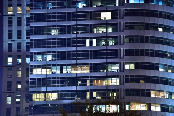 Ventanas del edificio nocturno . —  Fotos de Stock