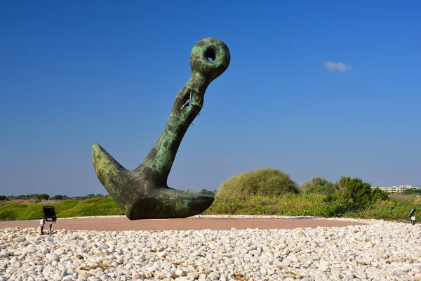 Escultura de anclaje en Cesarea  . — Foto de Stock