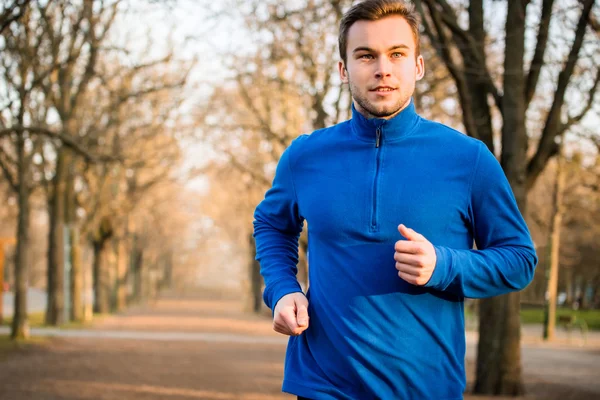 adam erken Bahar doğa koşu