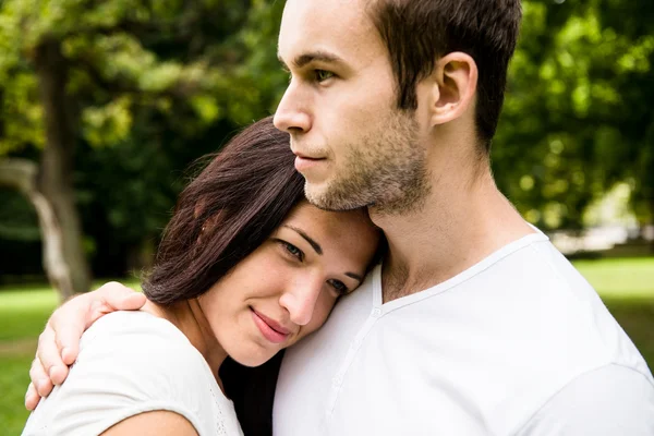 Jeune couple amoureux ensemble — Photo