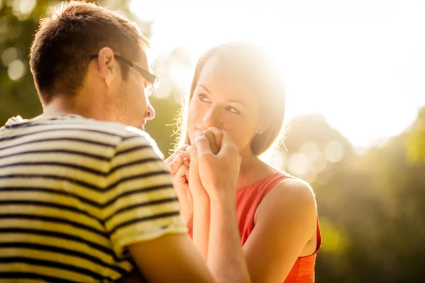 Couple hugging — Stock Photo, Image