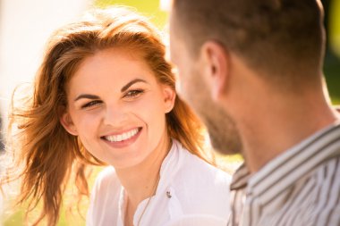 Çift birlikte iyi hissediyorum