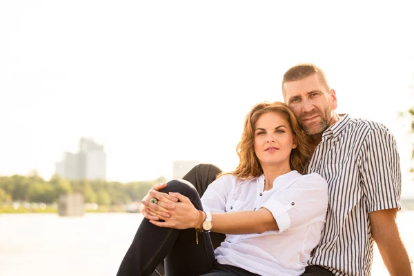 Pareja sintiéndose bien juntos — Foto de Stock