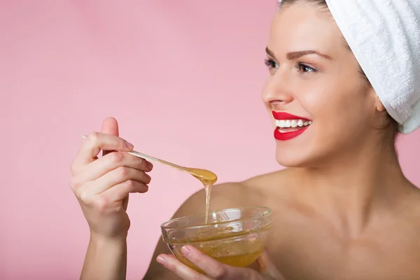 Sugaring beauty treatment — Stock Photo, Image