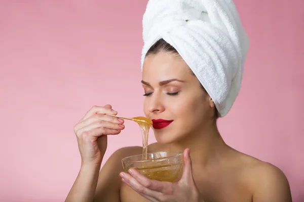 Sugaring beauty treatment — Stock Photo, Image