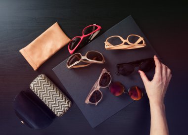 Çeşitli gözlük seçimi