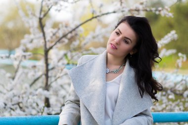 spring Park'ta güzel bir kadın