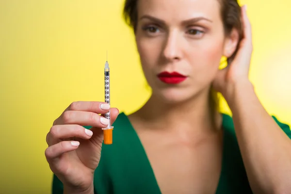 Frau mit einer Injektion zur Hautpflege — Stockfoto