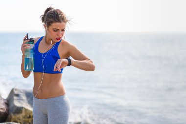 plajda çalışma dışarı kadın