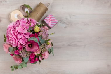 Güzel buketi çiçekçi