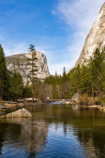 Gyönyörű Természet Yosemiti Nemzeti Parkban Észak Amerikában Jogdíjmentes Stock Fotók