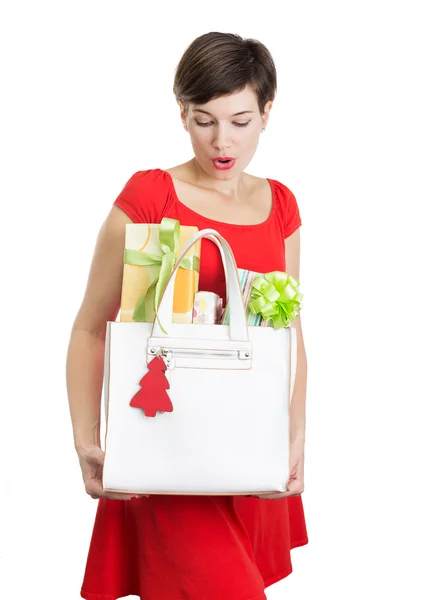 Krásná žena s vánoční dárky — Stock fotografie