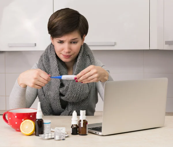 Woman with flu — Stock Photo, Image