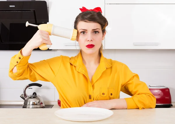 Elegante pin-up ama de casa — Foto de Stock