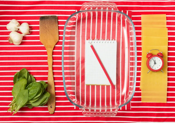 Cocinar la cena —  Fotos de Stock