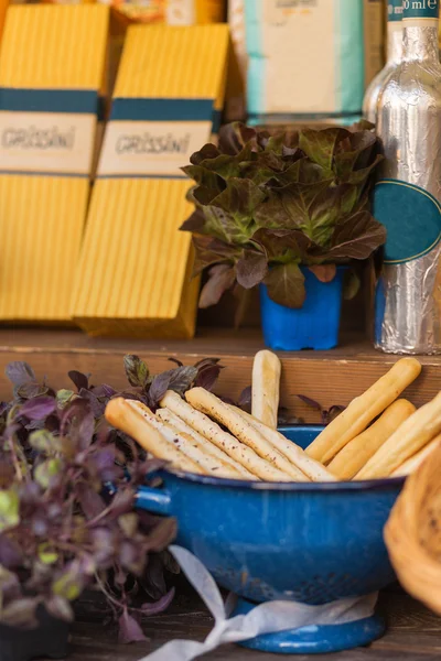 İtalyan grassini ve fesleğen