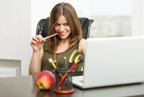 Beautiful woman flirting over the Internet — Stock Photo, Image