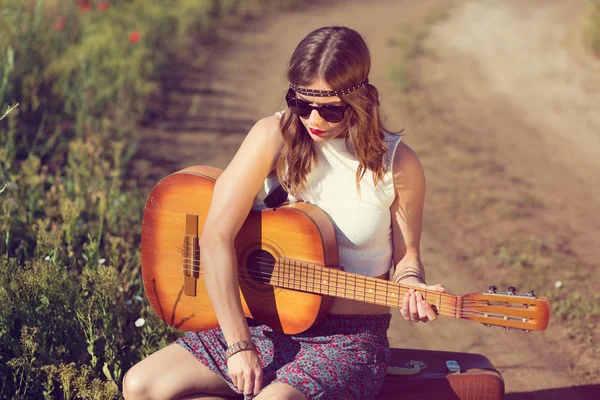 Beautiful girl on a road — Stock Photo, Image