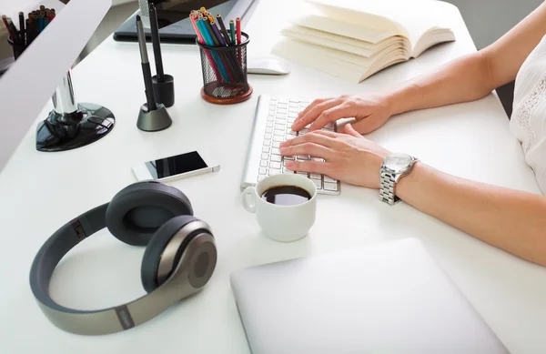 Trabalhando no escritório — Fotografia de Stock