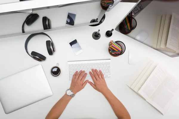 Trabalhando no escritório — Fotografia de Stock