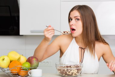 Sağlıklı kahvaltı.