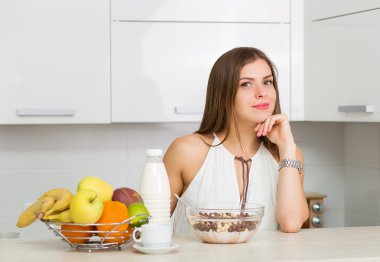 Sağlıklı kahvaltı.