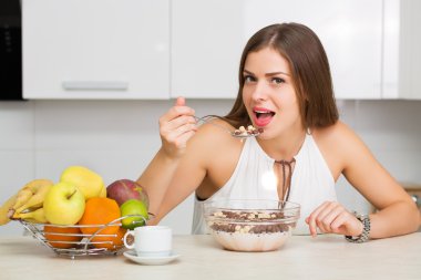 Sağlıklı kahvaltı.