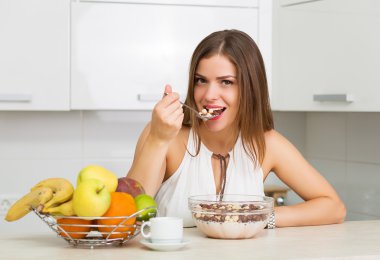 Sağlıklı kahvaltı.