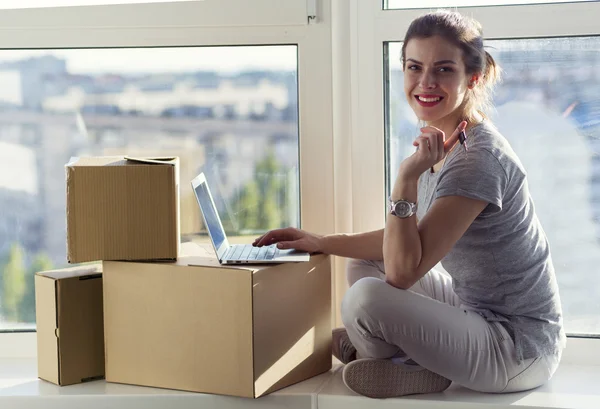 Mudarse en el nuevo apartamento — Foto de Stock