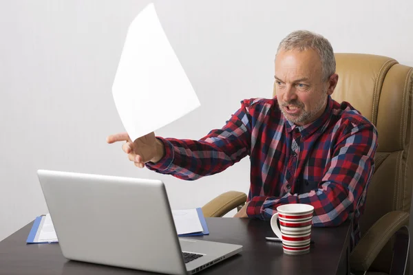 Man at the laptop — Stock Photo, Image